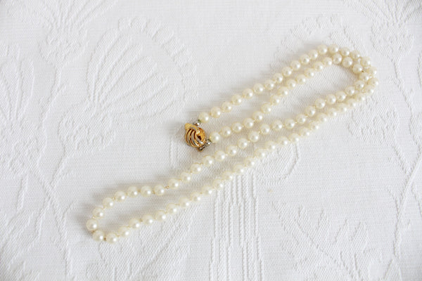 VINTAGE FAUX PEARL GOLD TONE NECKLACE
