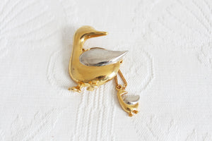 VINTAGE MOTHER DUCK & DUCKLING BROOCH