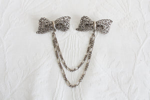VINTAGE BOW SWEATER GUARD CHAIN BROOCH