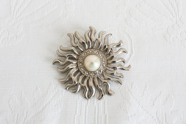 VINTAGE FAUX PEARL SUN BROOCH