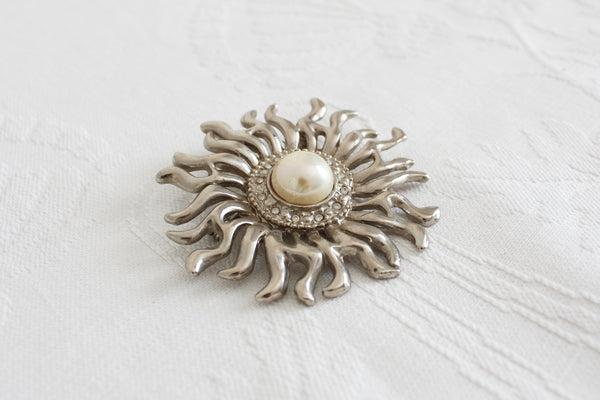 VINTAGE FAUX PEARL SUN BROOCH