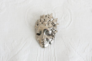 VINTAGE MASK SCARF CLIP