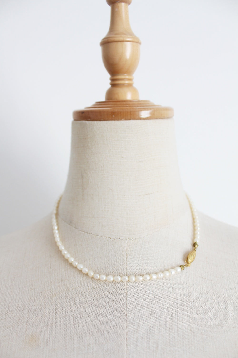 GENUINE PEARL VINTAGE GOLD TONE NECKLACE