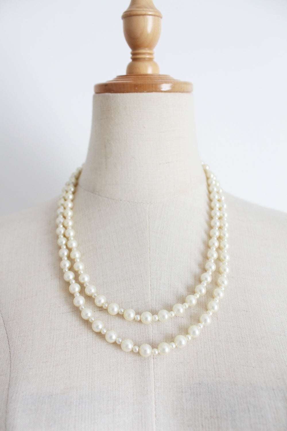 VINTAGE FAUX PEARL TWO STRAND NECKLACE