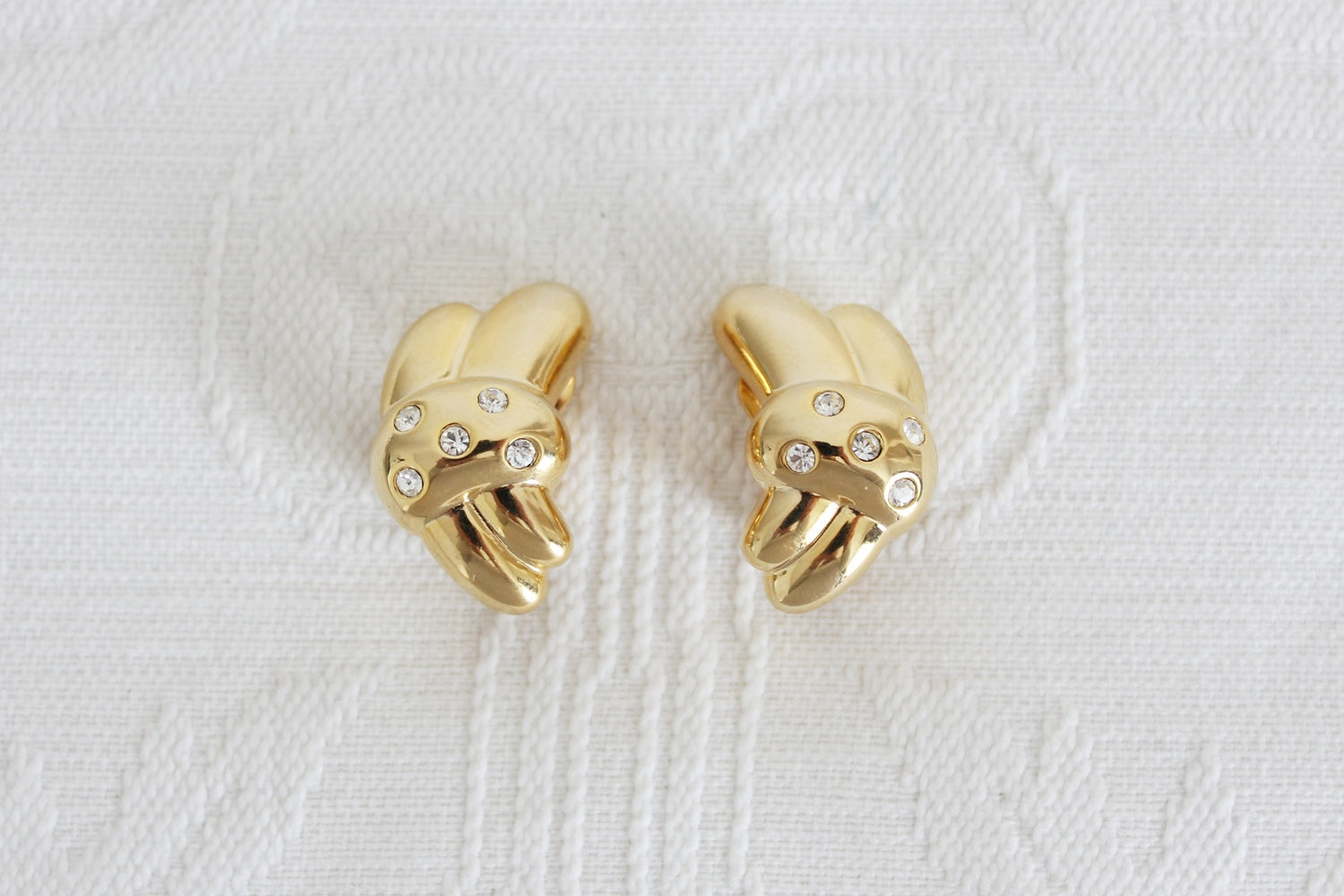 VINTAGE ABSTRACT RHINESTONE GOLD TONE CLIP-ONS