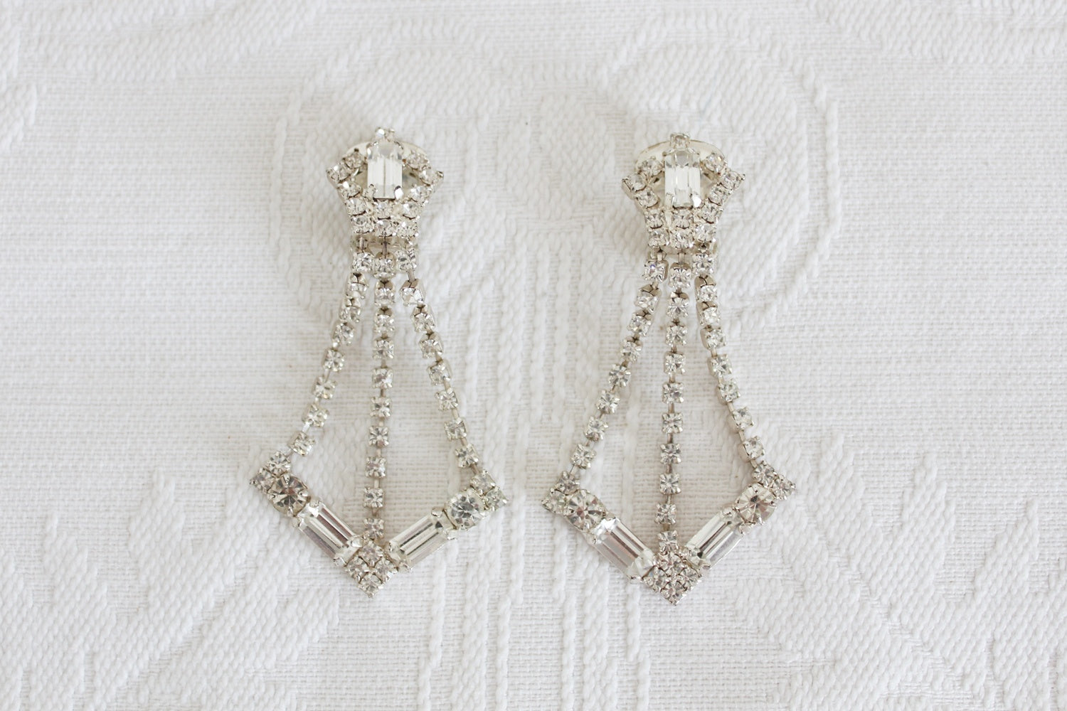 VINTAGE ART DECO RHINESTONE DROP CLIP-ONS
