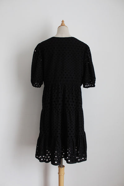 FOREVER NEW CURVE BRODERIE DRESS BLACK - SIZE 18