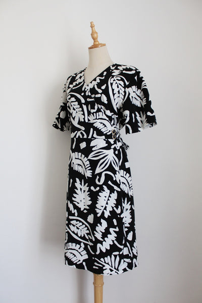 VINTAGE LEAF PRINT WRAP DRESS BLACK WHITE - SIZE 16