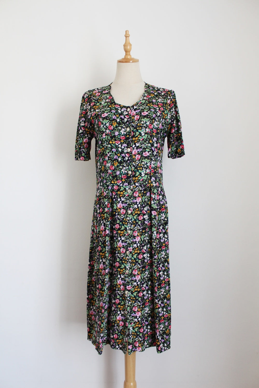 VINTAGE CHINTZ PRINT BUTTON DOWN DRESS BLACK - SIZE 8