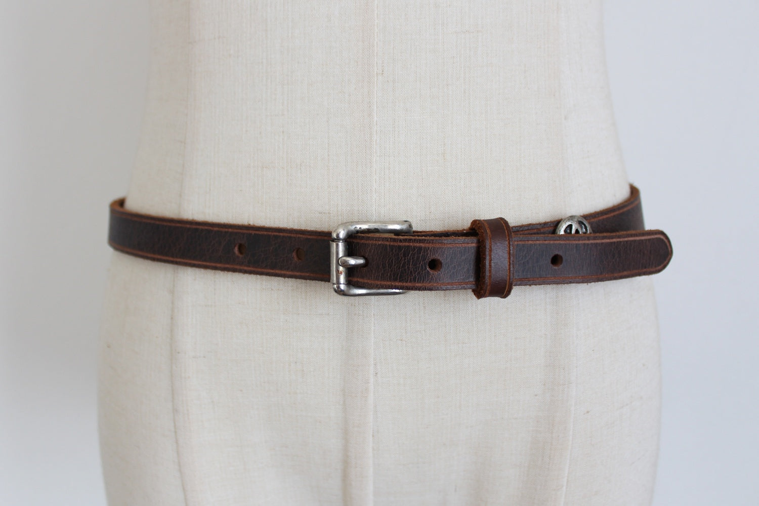 NEW GENUINE LEATHER SKINNY BELT BROWN
