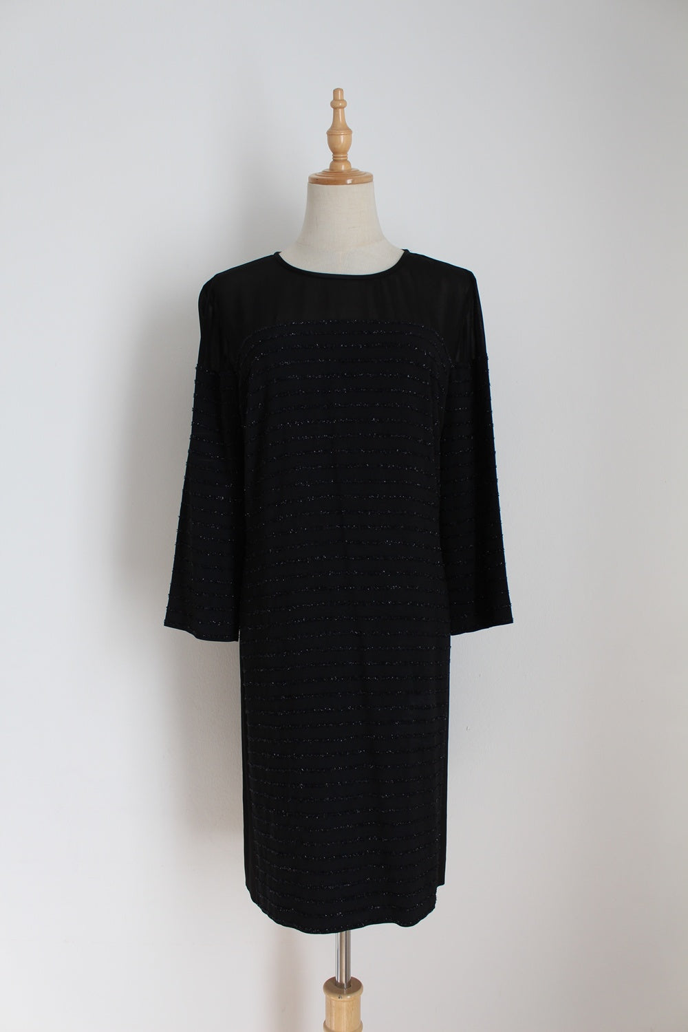 KARL LAGERFELD SHIMMER DRESS BLACK - SIZE 10
