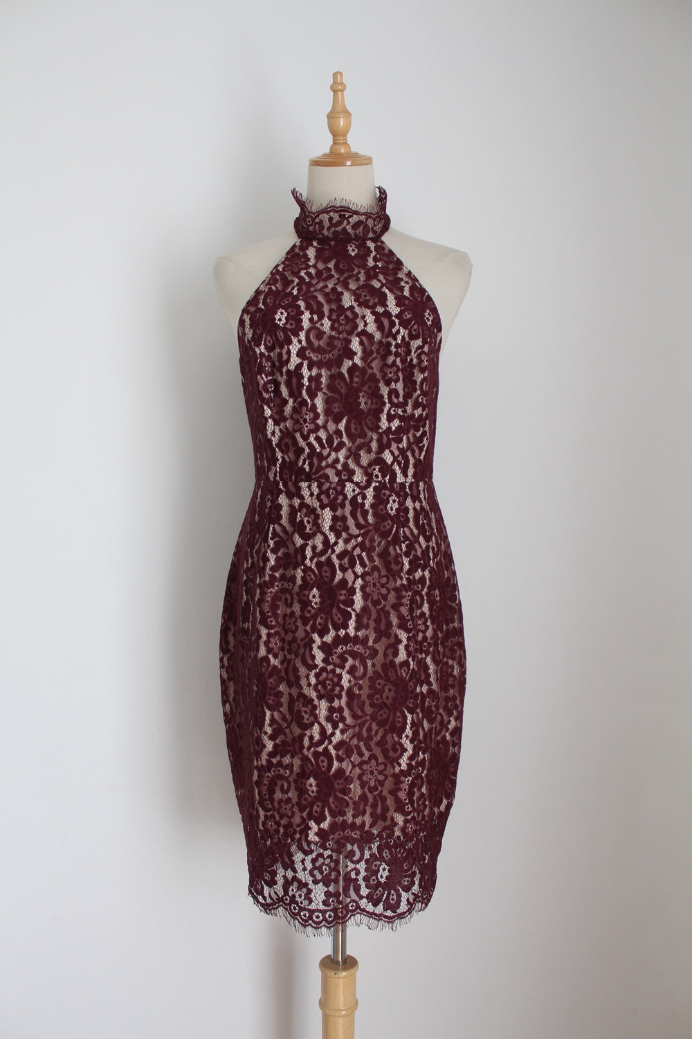 KEEPSAKE HIGH NECK LACE COCKTAIL DRESS RED - SIZE 10