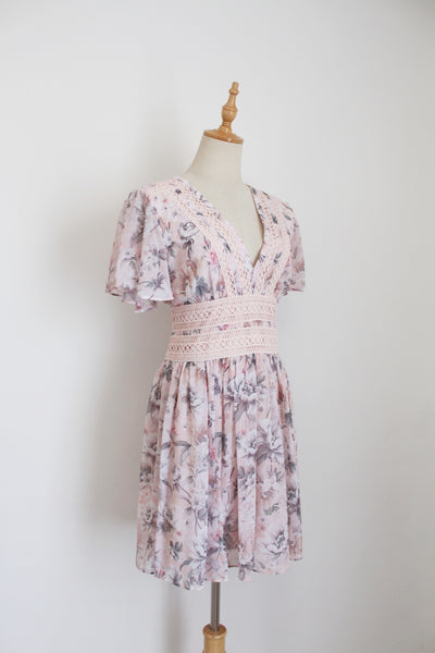 FOREVER NEW FLORAL LACE DRESS PINK - SIZE 12