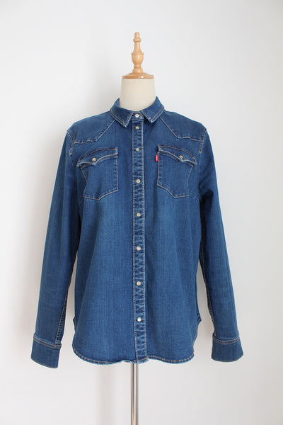 LEVI'S CLASSIC FIT DENIM SHIRT - SIZE XL