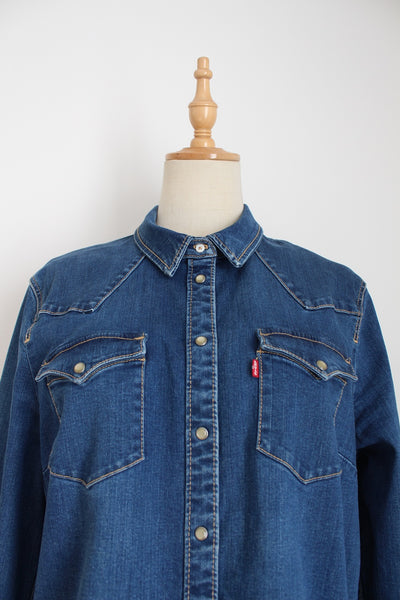LEVI'S CLASSIC FIT DENIM SHIRT - SIZE XL