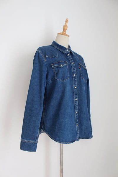 LEVI'S CLASSIC FIT DENIM SHIRT - SIZE XL