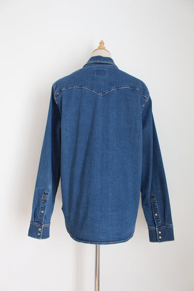 LEVI'S CLASSIC FIT DENIM SHIRT - SIZE XL