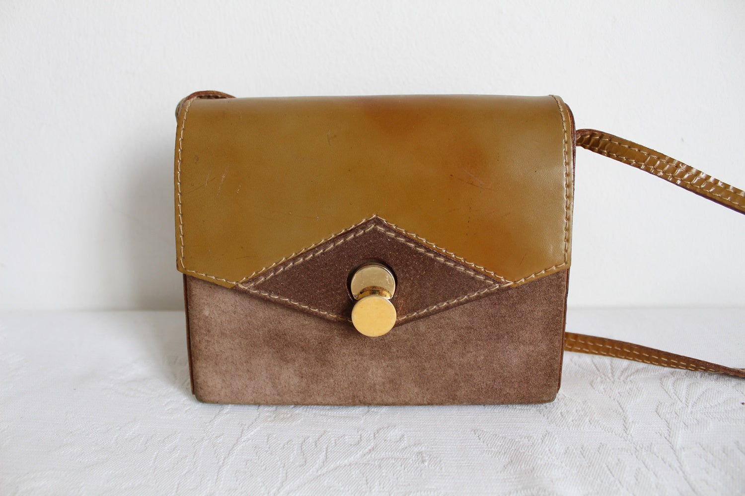 VINTAGE GENUINE LEATHER WOODEN BOX SLING BAG