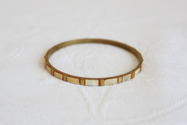 VINTAGE MOTHER OF PEARL BRASS INLAY SKINNY BANGLE