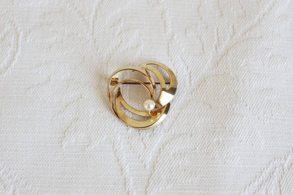 ROLLED GOLD PEARL BROOCH