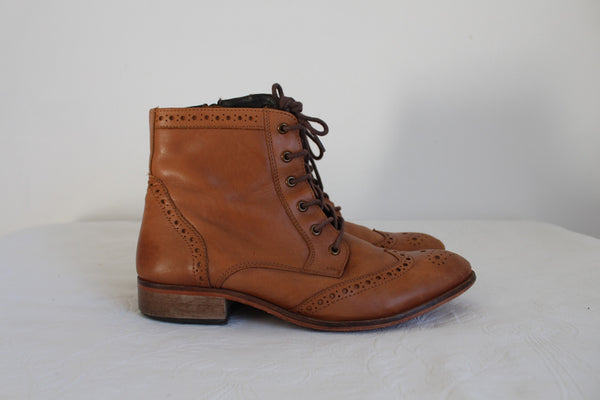 RARE EARTH GENUINE LEATHER ANKLE BOOTS - SIZE 7