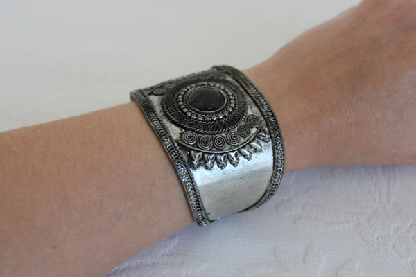 GEM STONE SILVER TONE CUFF BANGLE