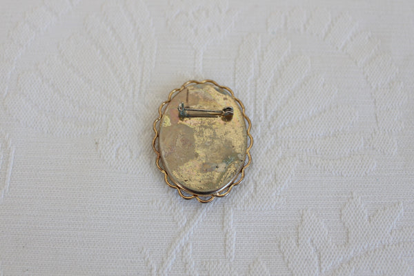 VINTAGE PORTRAIT ACRYLIC BROOCH