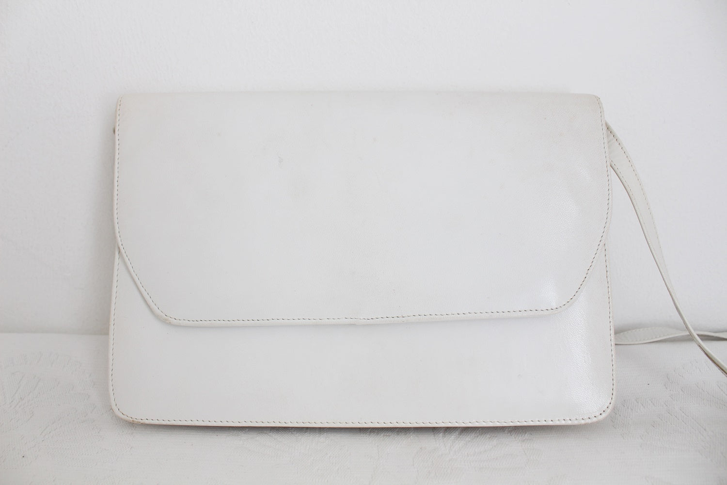 GENUINE LAMBSKIN LEATHER VINTAGE BAG WHITE