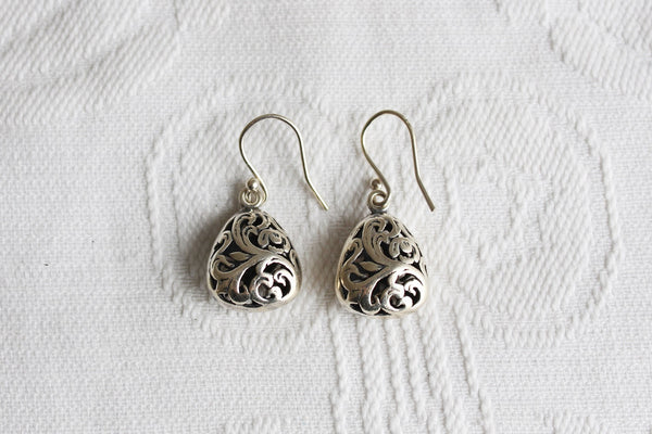 STERLING SILVER VINTAGE HEART DROP EARRINGS