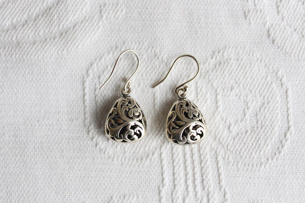 STERLING SILVER VINTAGE HEART DROP EARRINGS