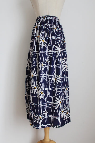 VINTAGE DAISY PRINT NAVY WHITE SKIRT - SIZE 6