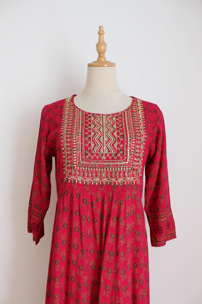 INDIAN EMBROIDERED DRESS PINK GOLD - SIZE 10