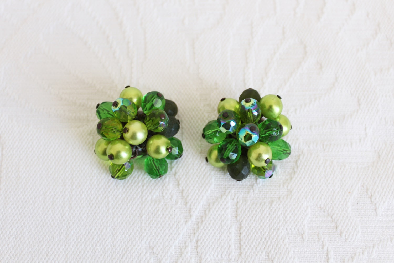 VINTAGE BEADED CLUSTER CLIP-ONS GREEN