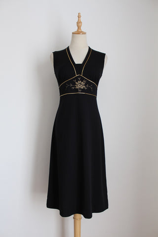 VINTAGE GOLD EMBROIDERY SLEEVELESS DRESS - SIZE 6