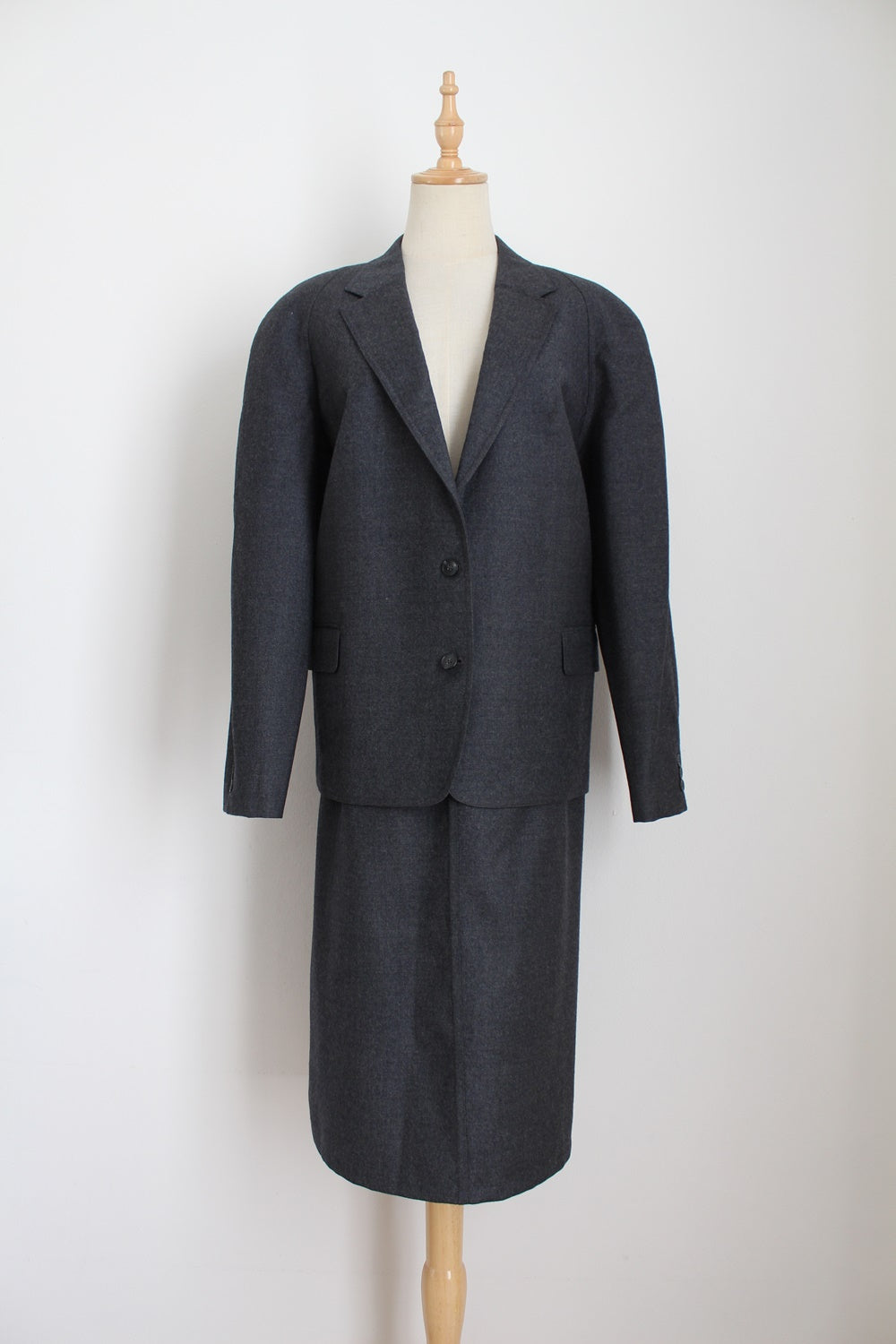 100% WOOL VINTAGE SKIRT SUIT GREY - SIZE 14