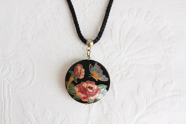 VINTAGE CLOISONNE ENAMEL PENDANT NECKLACE