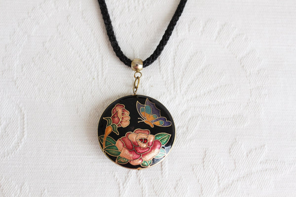 VINTAGE CLOISONNE ENAMEL PENDANT NECKLACE