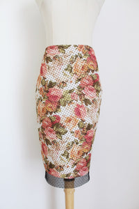 TRAFALUC FLORAL PENCIL SKIRT - SIZE 10