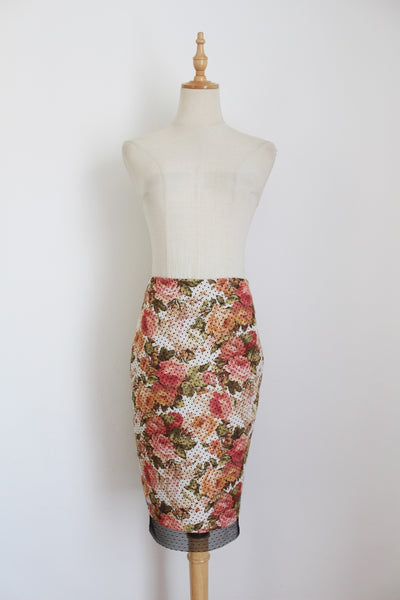 TRAFALUC FLORAL PENCIL SKIRT - SIZE 10