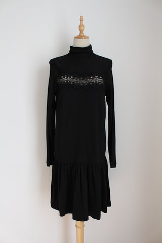 HIGH NECK LACE DRESS BLACK - SIZE 10