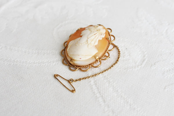 VINTAGE ROLLED GOLD CAMEO BROOCH