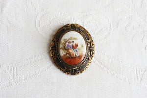 VINTAGE PORCELAIN PORTRAIT BROOCH