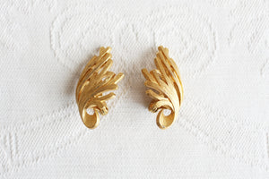 MONET VINTAGE DESIGNER CLIP-ONS