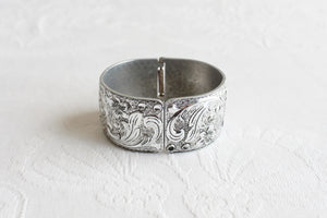 VINTAGE FLORAL EMBOSSED CUFF BANGLE