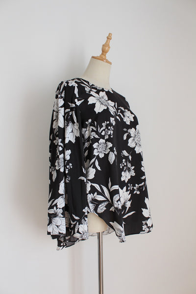 WITCHERY FLARED SLEEVE FLORAL BLOUSE - SIZE 6/8