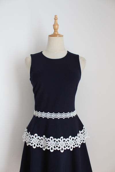 FOREVER NEW LACE COCKTAIL DRESS NAVY - SIZE 6