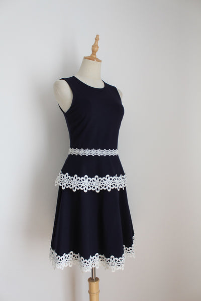 FOREVER NEW LACE COCKTAIL DRESS NAVY - SIZE 6