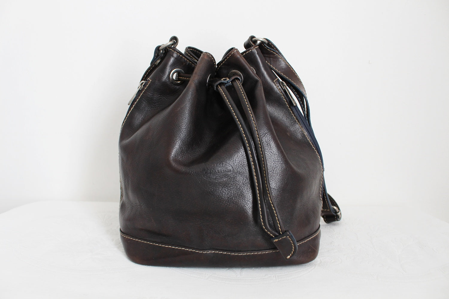 VINTAGE DE MARTINO GENUINE LEATHER BUCKET BAG