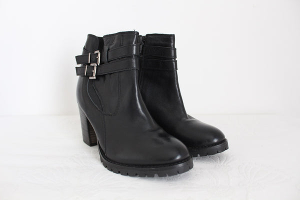 BRONX GENUINE LEATHER ANKLE BOOTS BLACK - SIZE 4