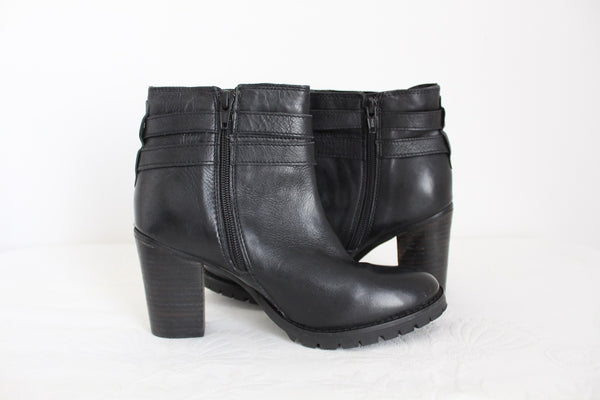 BRONX GENUINE LEATHER ANKLE BOOTS BLACK - SIZE 4